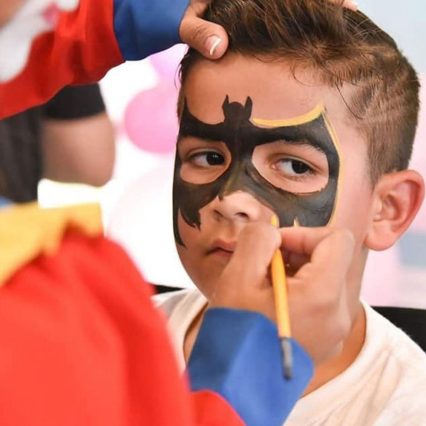 Face Painting & Balloon Twisting Station